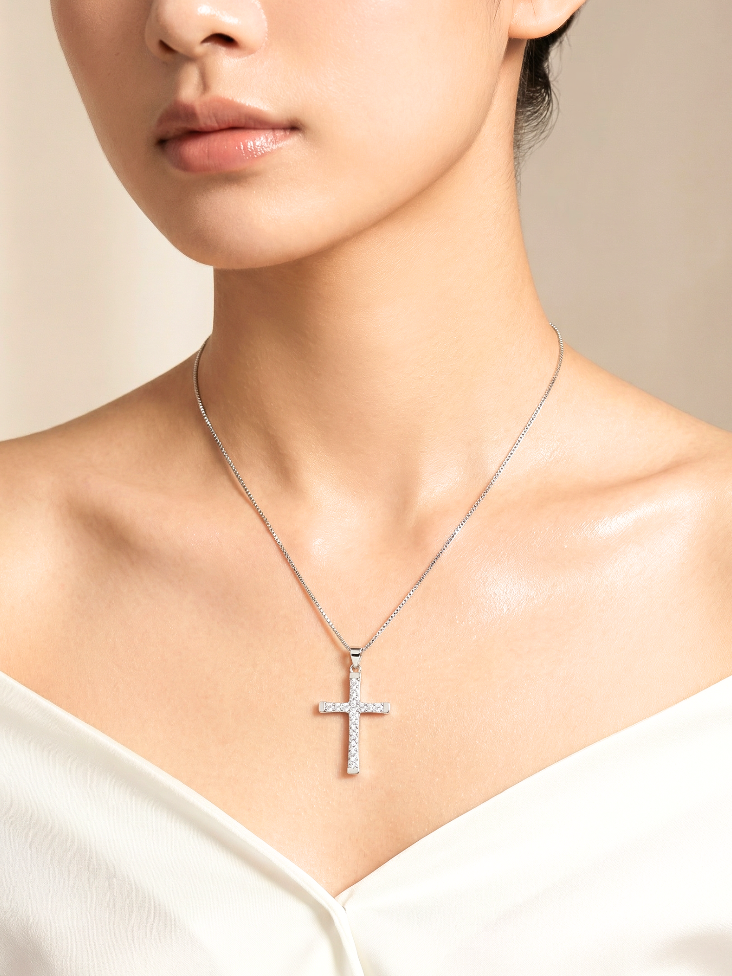 Leona Cross Necklace - BENE Official
