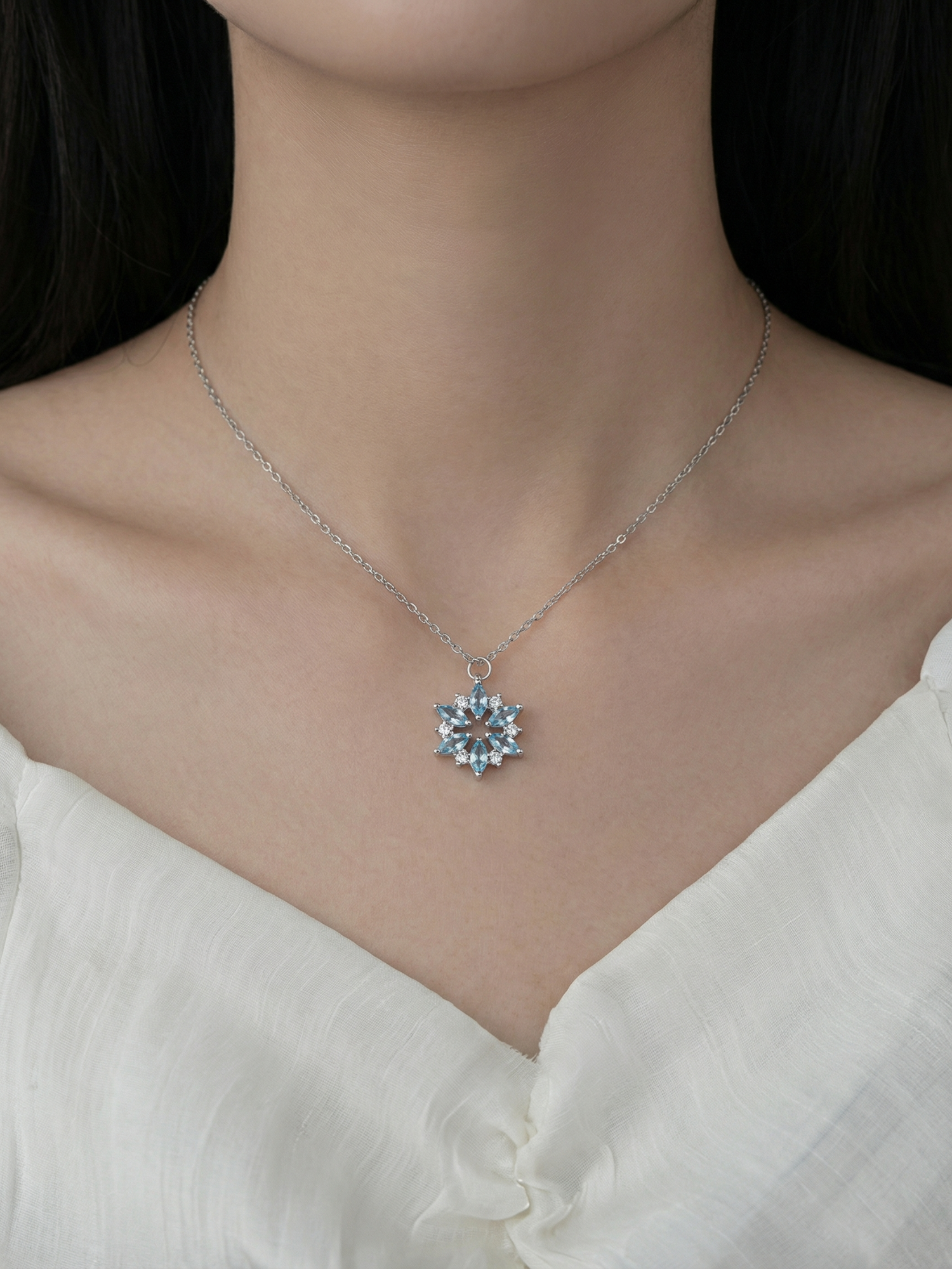 Elsa Snowflake Necklace - BENE Official