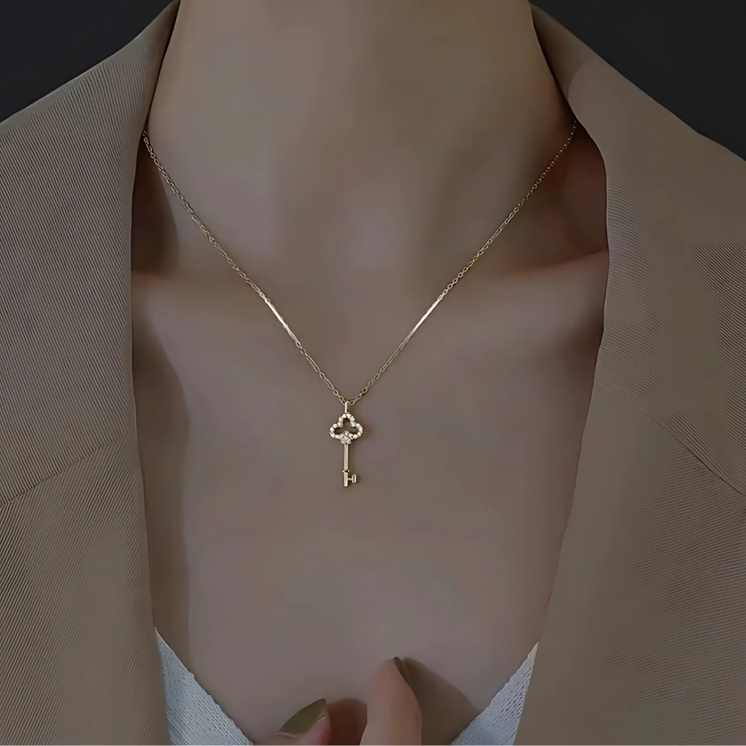 Faye Lucky Key Necklace - BENE Official