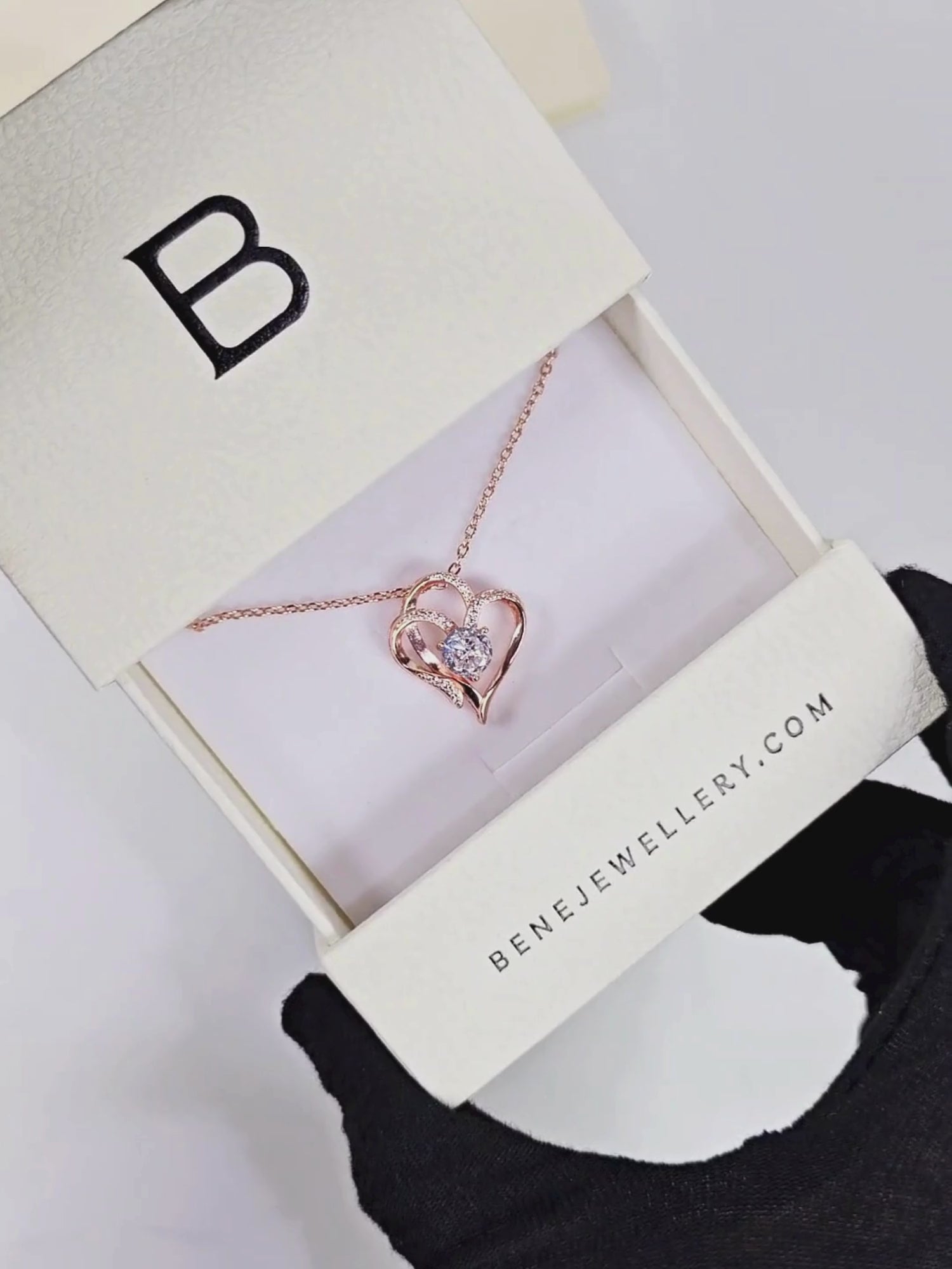 Lara Heart Necklace